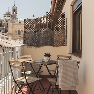 https://tuguest-palacio-de-los-jernimos-apartments.es-andalucia.com